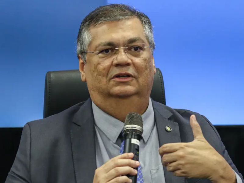 Flávio Dino vota pela cassação da deputada Carla Zambelli