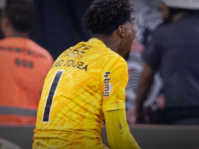 Hugo Souza pega pênalti, Corinthians segura o Palmeiras e é campeão paulista