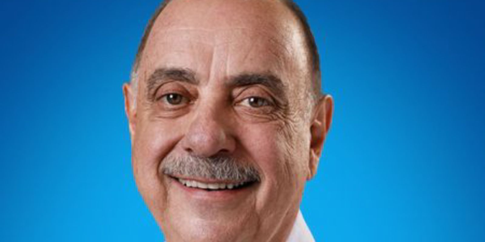 Prefeito de BH tem parada cardiorrespiratória e estado de saúde piora