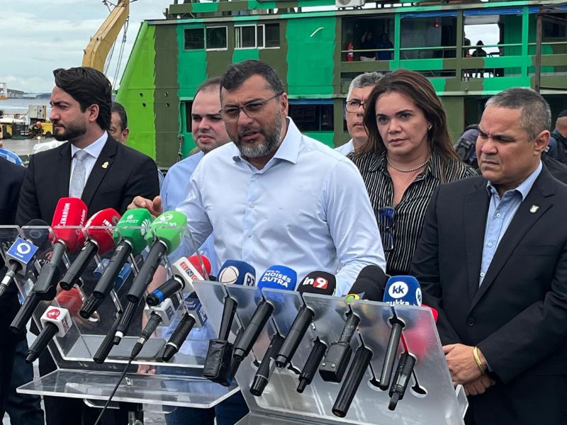 Wilson Lima entrega Base Fluvial Arpão 3 para a segurança na calha do Solimões