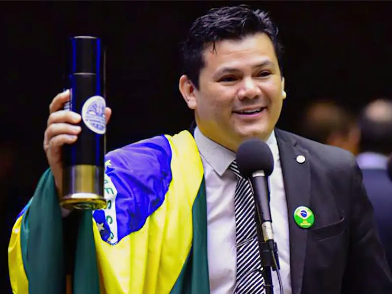 AGU pede investigação de deputado que disse querer morte de Lula