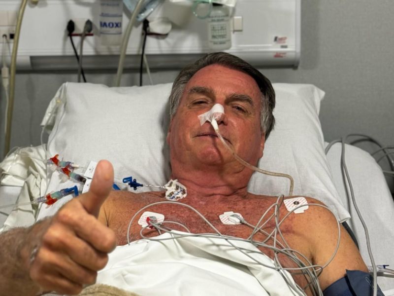 Bolsonaro internado