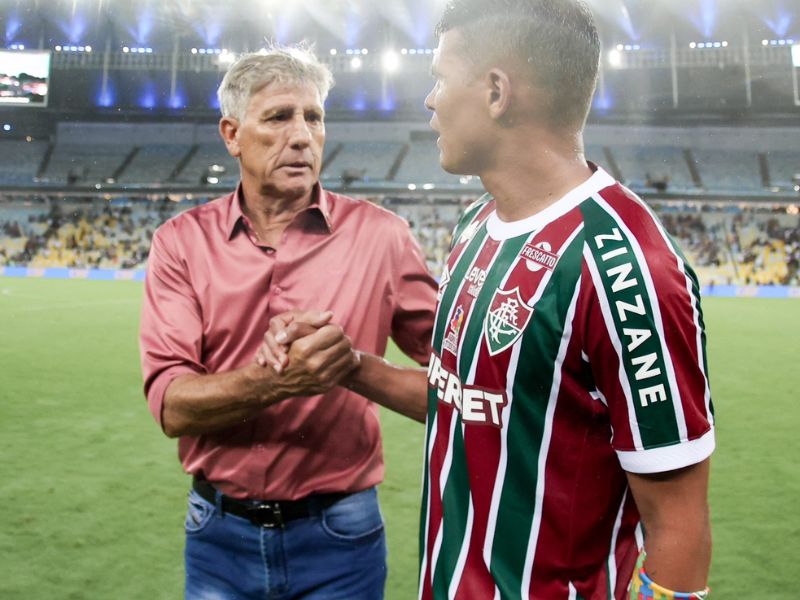 Fluminense vence Bragantino com gol nos acréscimos
