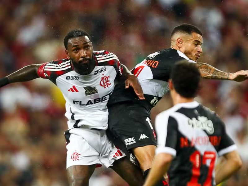 Vasco arranca empate com o Flamengo em noite de Léo Jardim