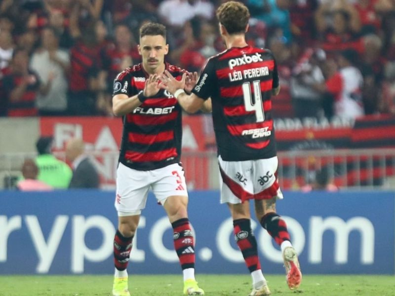 Flamengo vence a LDU no Maracanã e entra na zona das oitavas da Libertadores