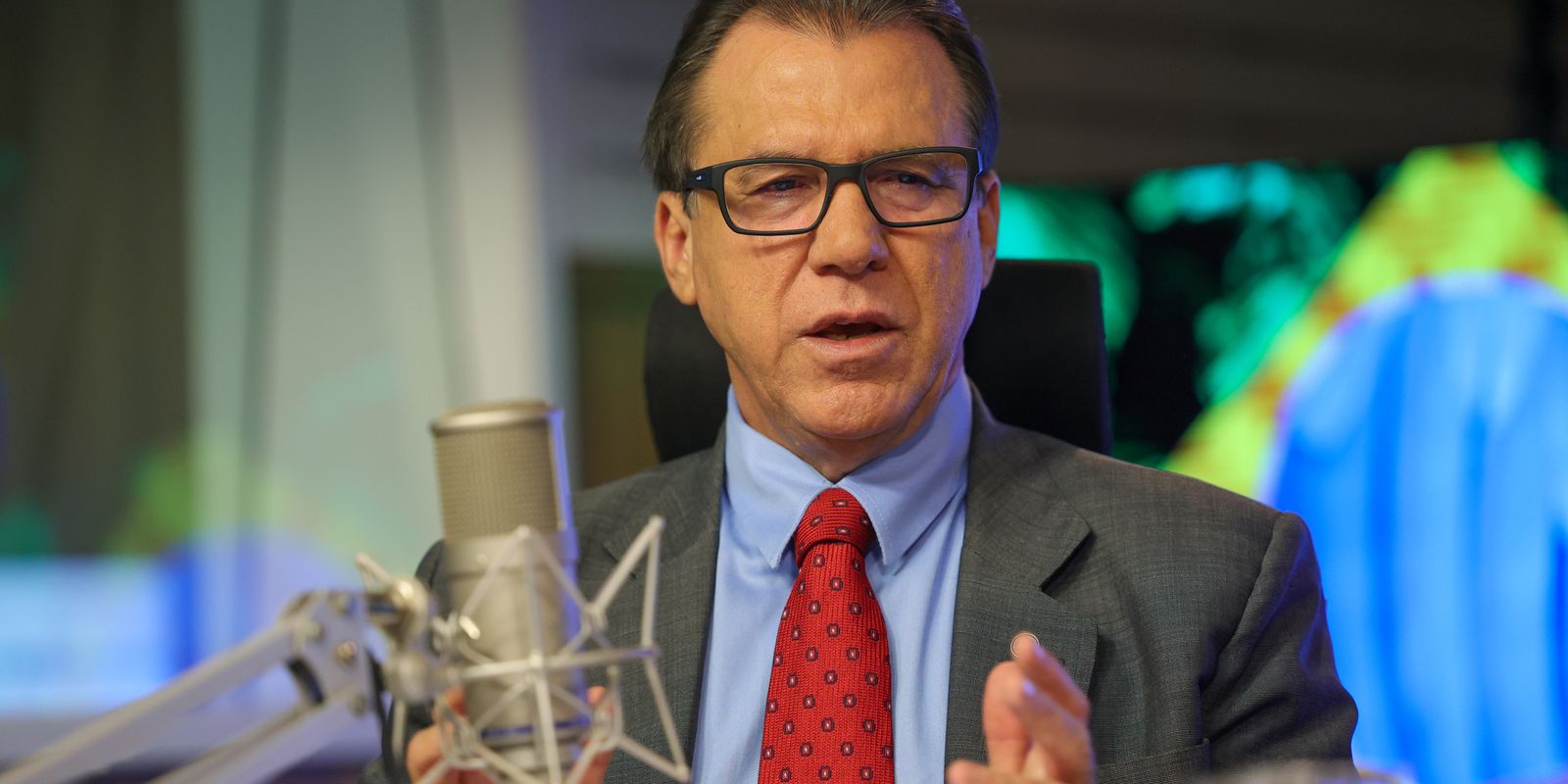 Jornada 6x1 é cruel, diz ministro do Trabalho, Luiz Marinho