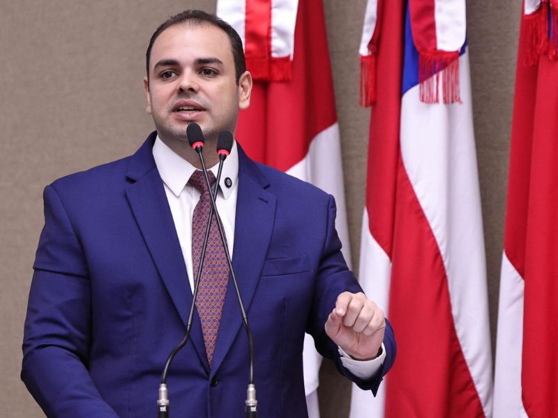 Roberto Cidade questiona obras realizadas pelo Asfalta Manaus e cobra acesso ao cronograma