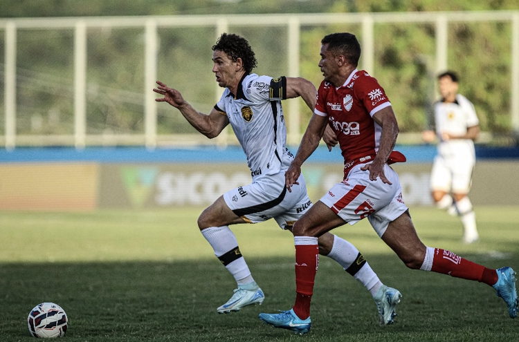 Amazonas FC vence Vila Nova de virada no Carlos Zamith