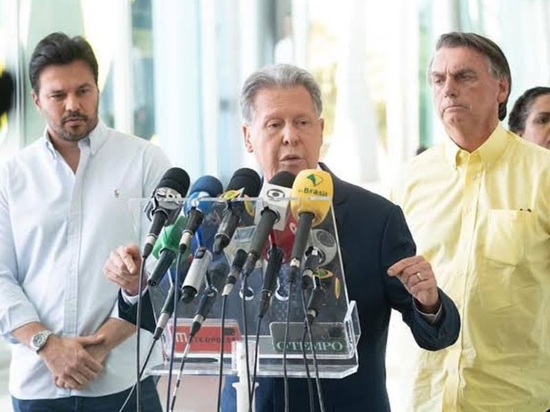 Arthur reaparece ao lado de Bolsonaro e mira apoio conservador em 2026