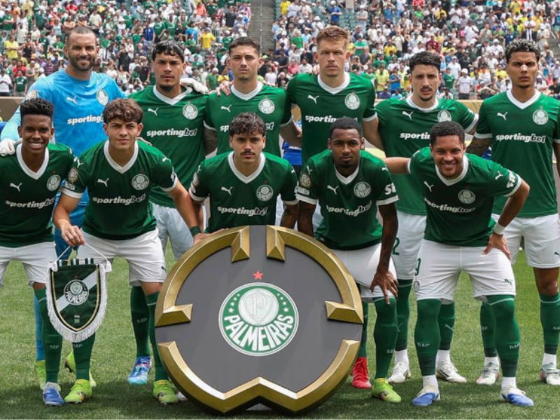 Com gol de Paulinho na prorrogação, Palmeiras elimina Botafogo na Copa do Mundo