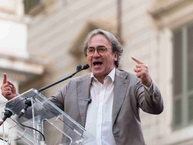 Deputado italiano pede revogação de cidadania de Carla Zambelli