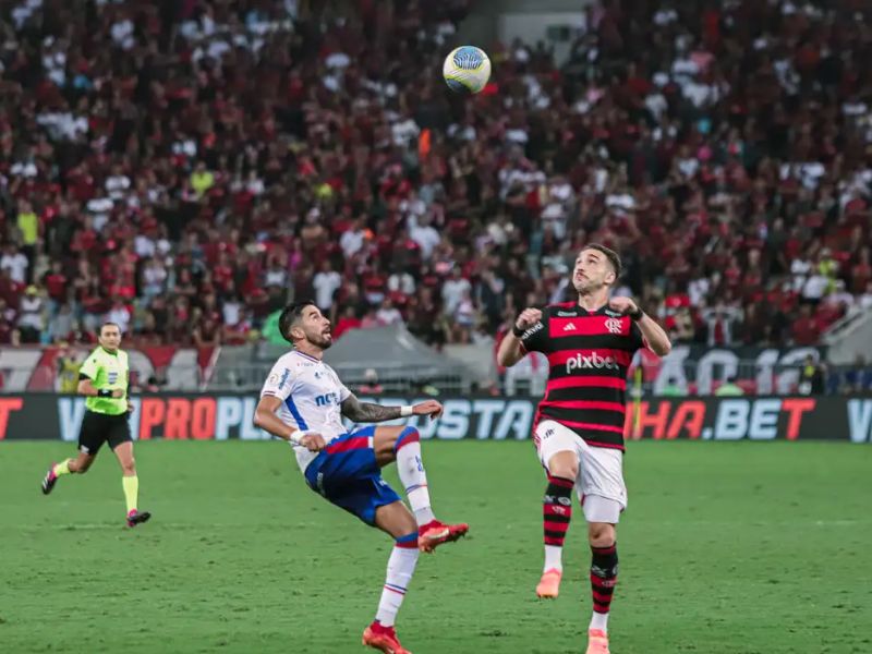 Flamengo enfrenta Fortaleza mirando ponta da classificação do Brasileiro