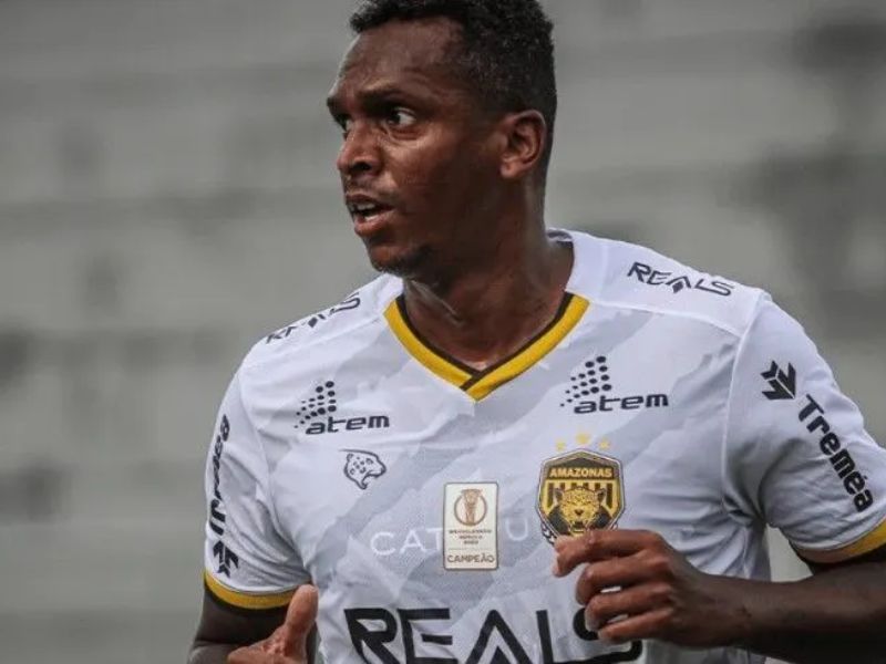 Jô, ex-atacante do Amazonas FC, é preso no aeroporto