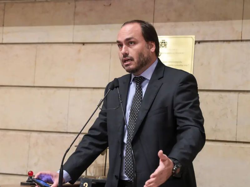 PF indicia Carlos Bolsonaro e Ramagem no inquérito da 'Abin Paralela'