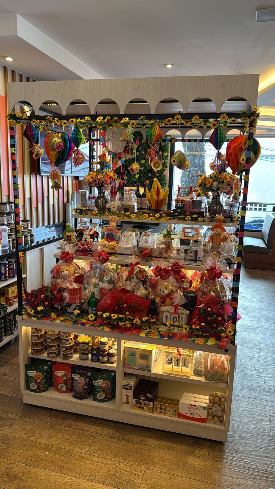 Padarias de São Paulo entram no clima de Festa Junina com decoração, trajes e cardápios típicos