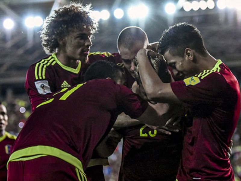 Veja o gol contra bizarro que colocou a Venezuela de vez na briga pela Copa de 2026