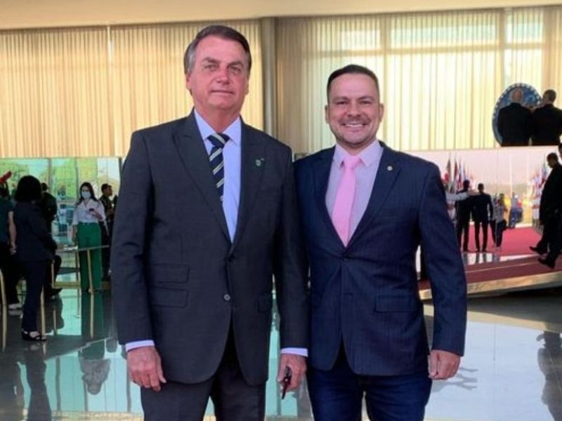 Bolsonaro confirma Alberto Neto como pré-candidato ao Senado
