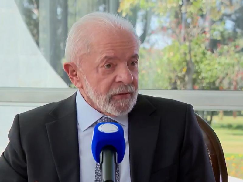 Lula confirma taxação sobre produtos dos EUA e acusa família Bolsonaro de atuar com Trump