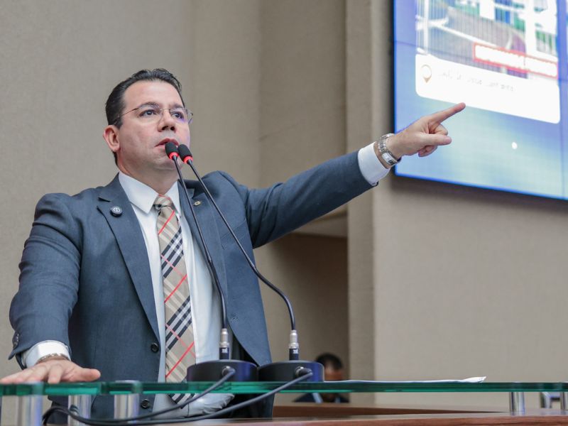 Por R$ 2,5 mil em gastos não comprovados, 'Mobiliza' de Wilker Barreto tem contas desaprovadas pelo TRE-AM