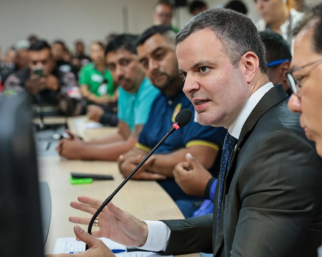Projeto de Lei de Rodrigo Sá propõe criação de motofaixas em Manaus
