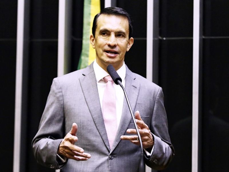 Sidney Leite lidera gastos com “Cotão” entre deputados do AM no 1º semestre de 2025