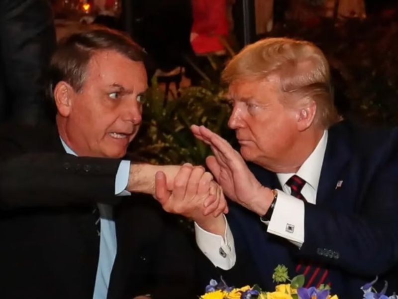 Trump envia carta a Bolsonaro e critica julgamento