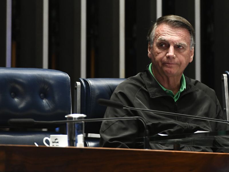 Defesa de Bolsonaro nega intenção de fuga após rascunho de pedido de asilo à Argentina