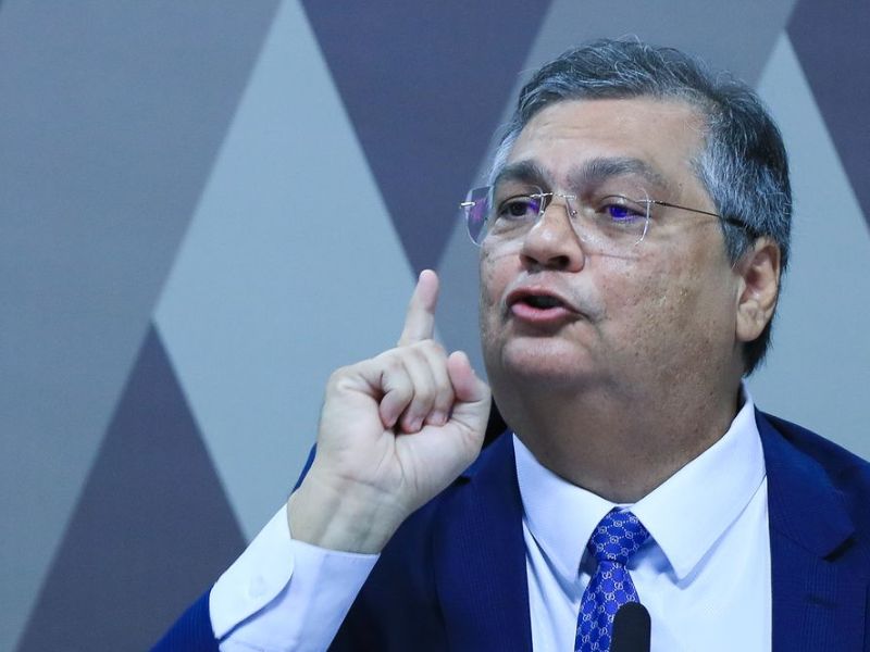 Dino manda PF investigar R$ 694 milhões em emendas com indícios de irregularidades