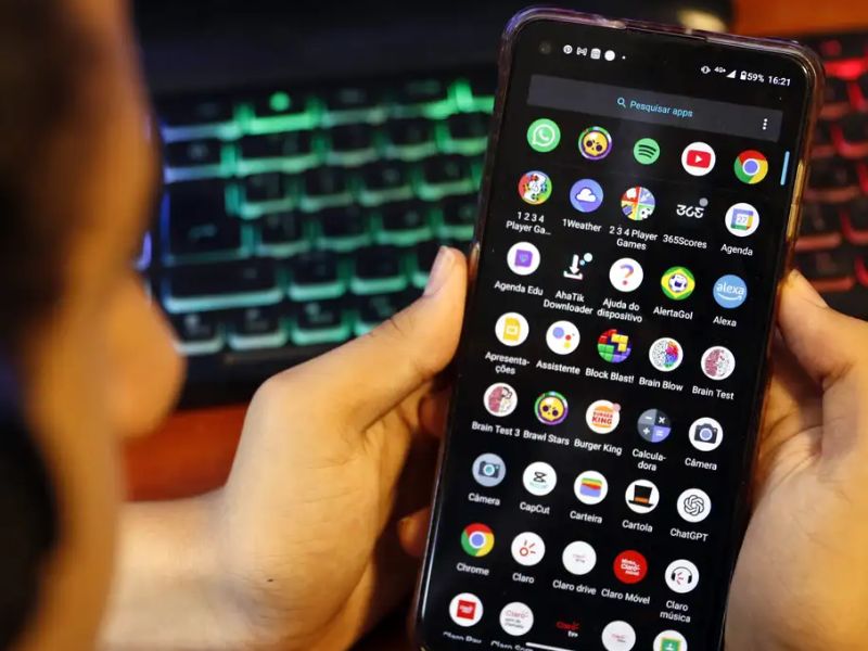 Entenda o projeto que regula a internet para proteger crianças