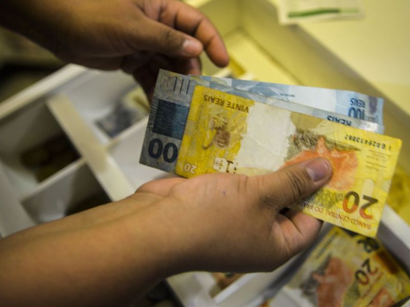 Governo propõe salário mínimo de R$ 1.631 para 2026 no Orçamento enviado ao Congresso