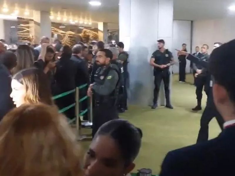 Polícia Legislativa monta esquema de segurança durante ocupação do plenário da Câmara