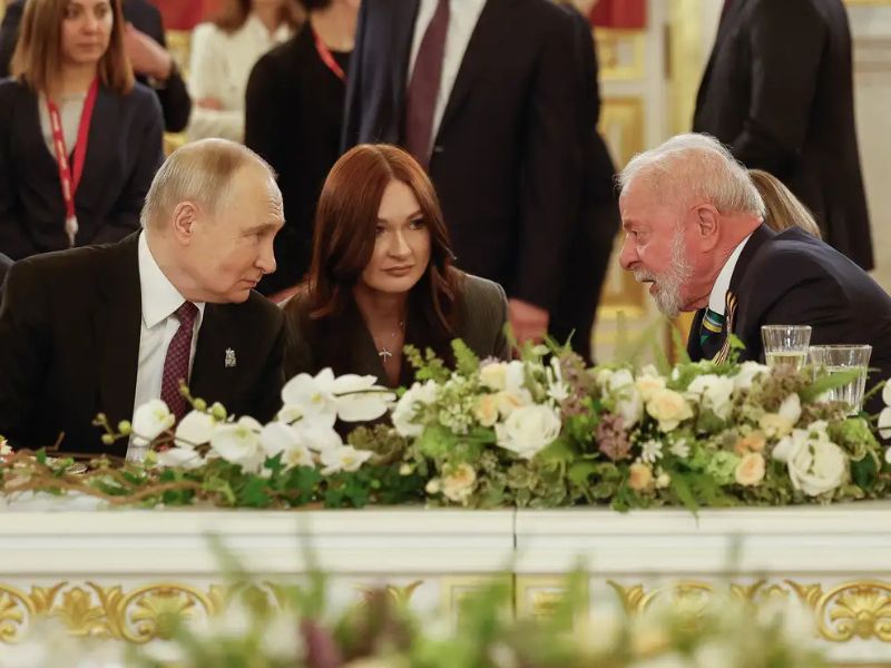 Putin liga para Lula e relata encontro com Trump sobre guerra na Ucrânia
