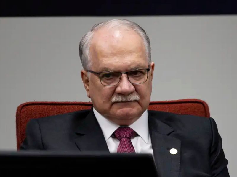 Edson Fachin assume presidência do STF para o biênio 2025-2027