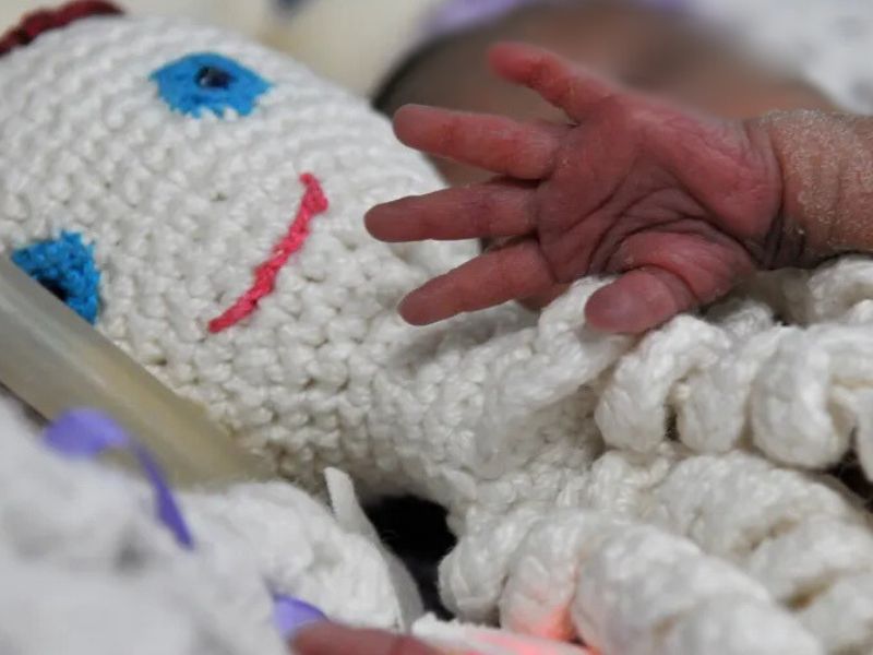 Lei que amplia licença-maternidade em casos de internação prolongada é sancionada no Brasil