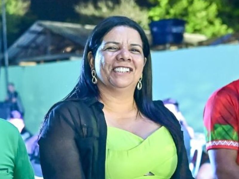 Prefeita de Nova Olinda é multada em R$ 14 mil por irregularidades em contrato de internet