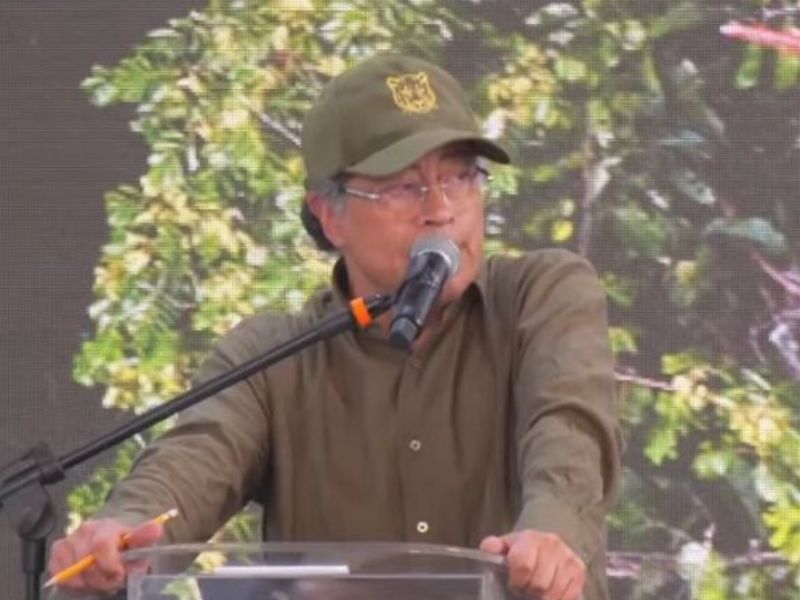 Presidente da Colômbia critica EUA e diz que bombas podem cair em Manaus