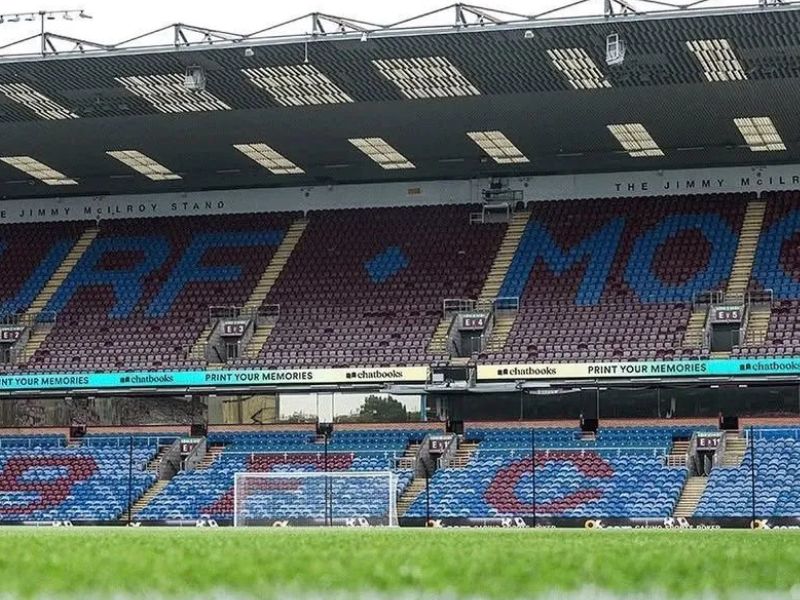 Saiba onde assistir Burnley x Liverpool ao vivo neste domingo pela Premier League