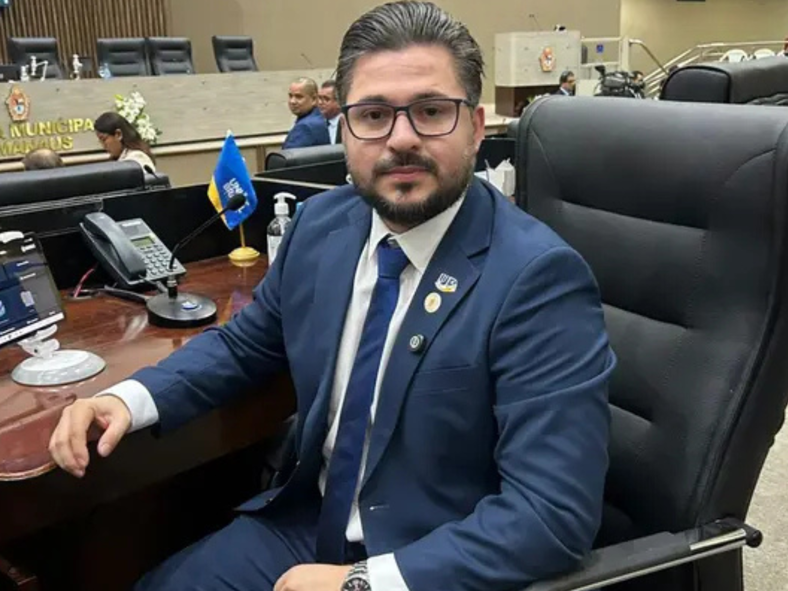 Amauri Gomes toma posse como vereador na Câmara de Manaus