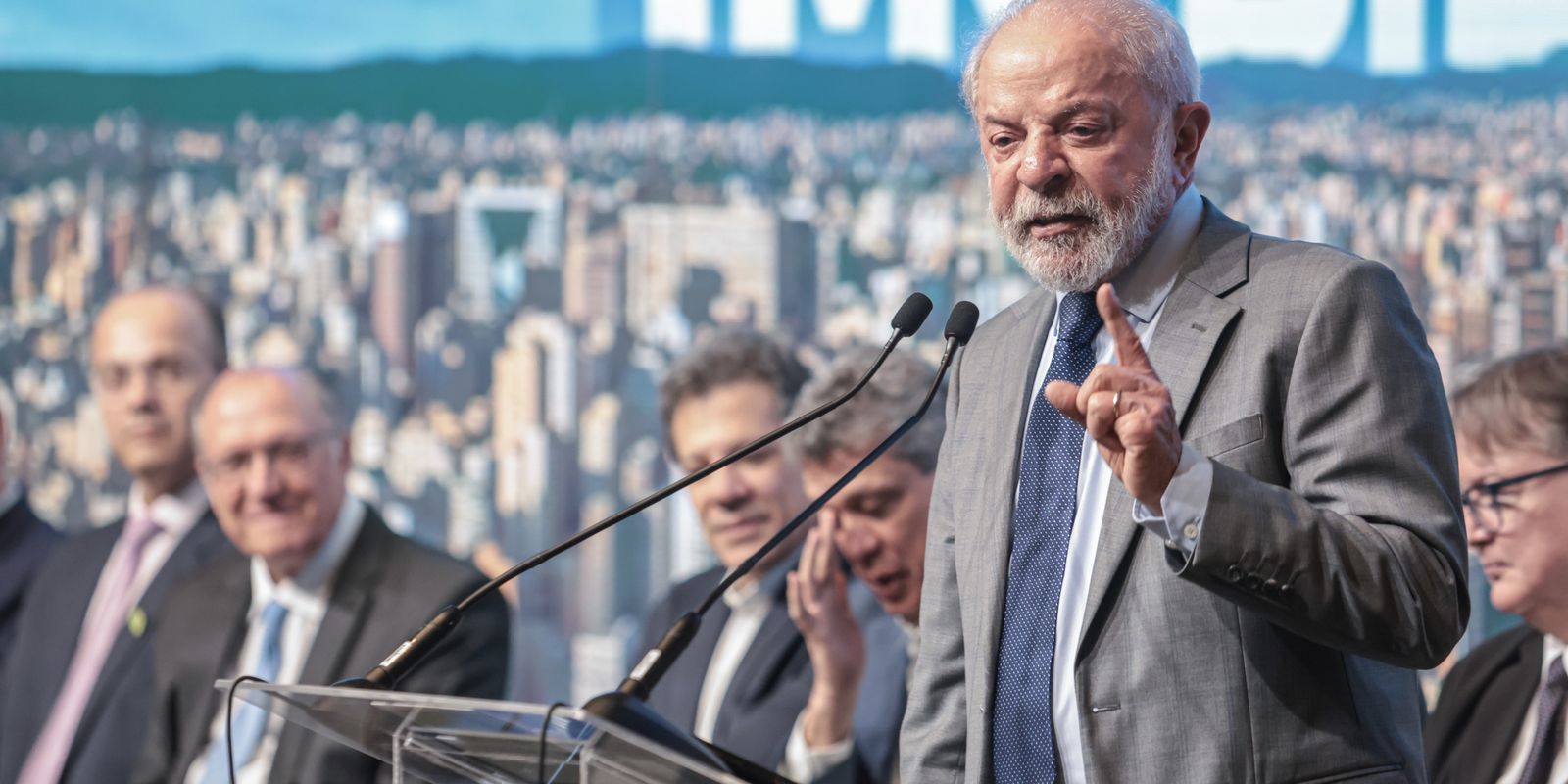 Nunca deveria ter sido truncada, diz Lula sobre relação com Trump