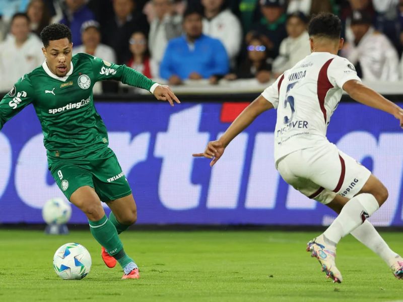 Palmeiras recebe LDU em busca de virada histórica na semi da Libertadores