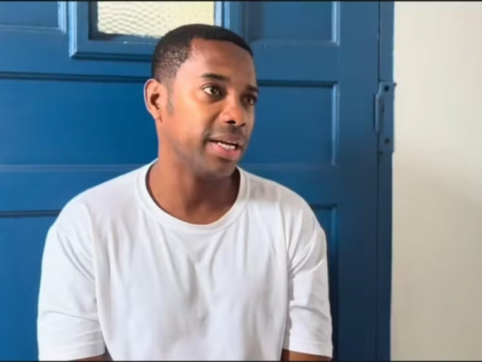 A pedido da defesa, Robinho é transferido para presídio em Limeira