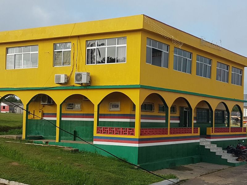 Com baixo desempenho em educação, Alvarães contrata R$ 185 mil em show e pregação