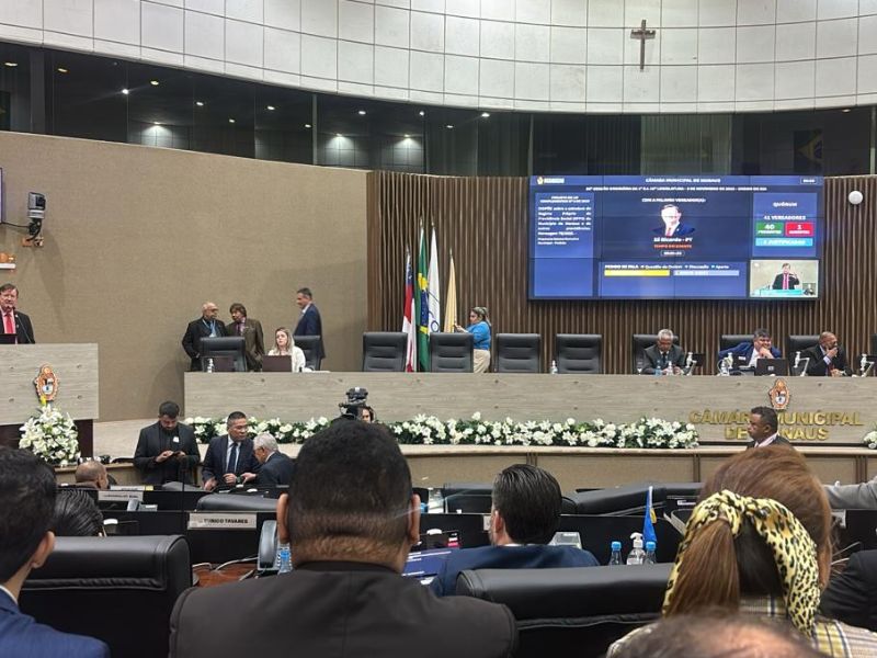 Com protesto, vereadores aprovam mudança na aposentadoria se servidores públicos de Manaus ab78