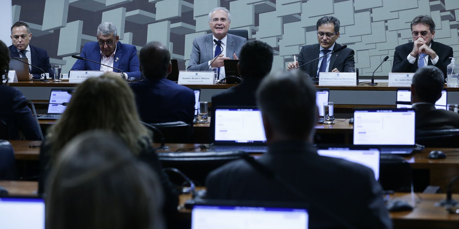 Comissão do Senado aprova isenção do IR para quem ganha até RS 5 mil