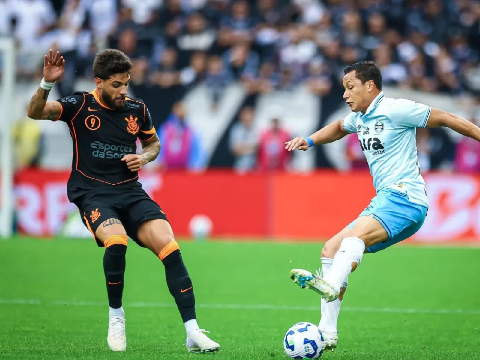 Corinthians vence Grêmio por 2 a 0 e segue em ascensão no Brasileirão; veja vídeo