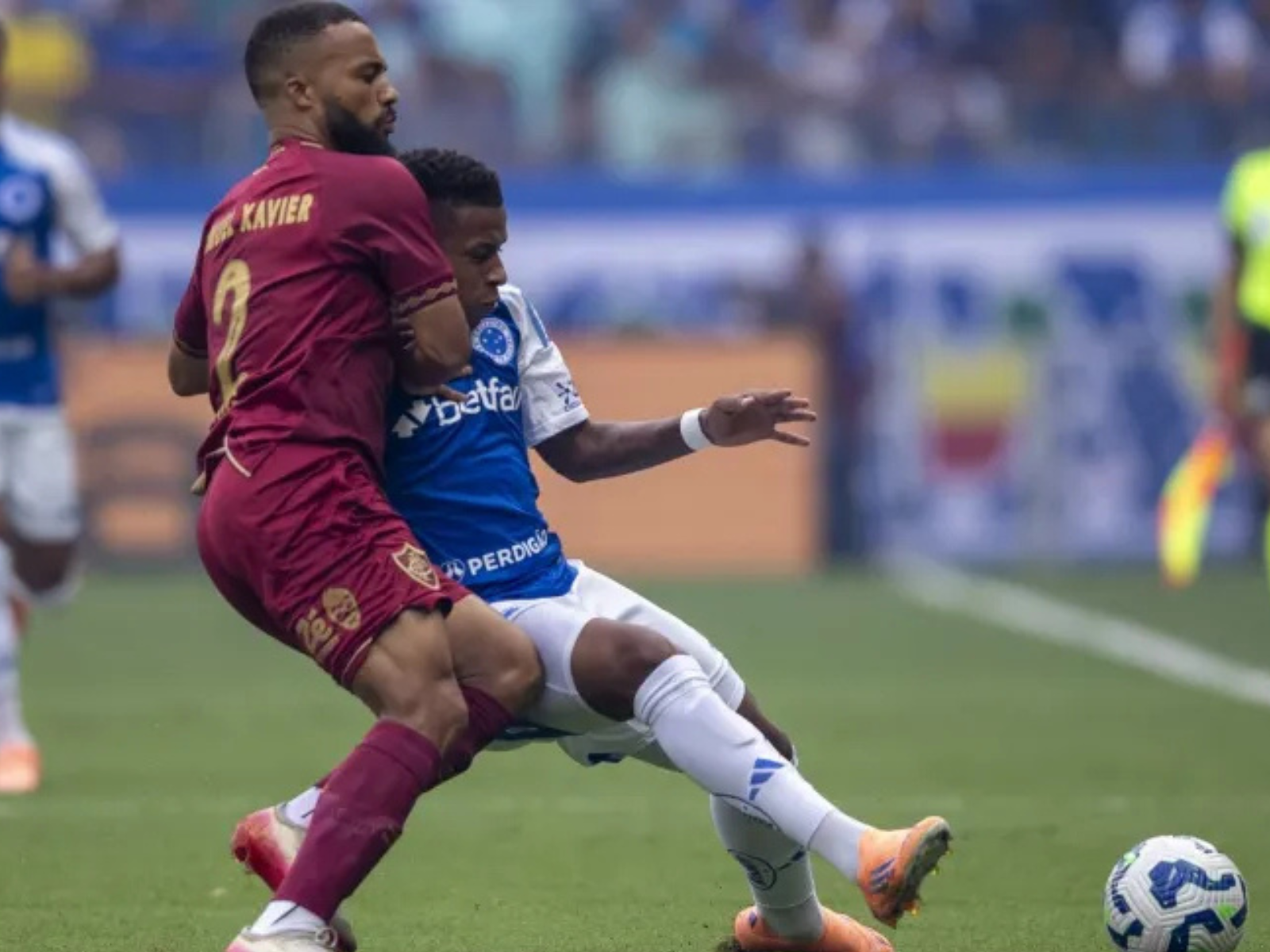 Cruzeiro empata com Fluminense em jogo controverso no Campeonato Brasileiro