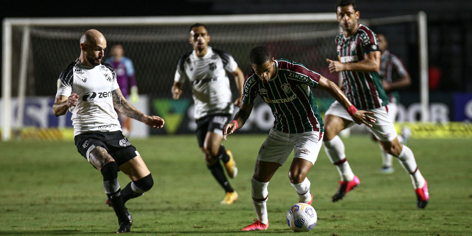 Nacional transmite partida entre Ceará e Fluminense neste domingo
