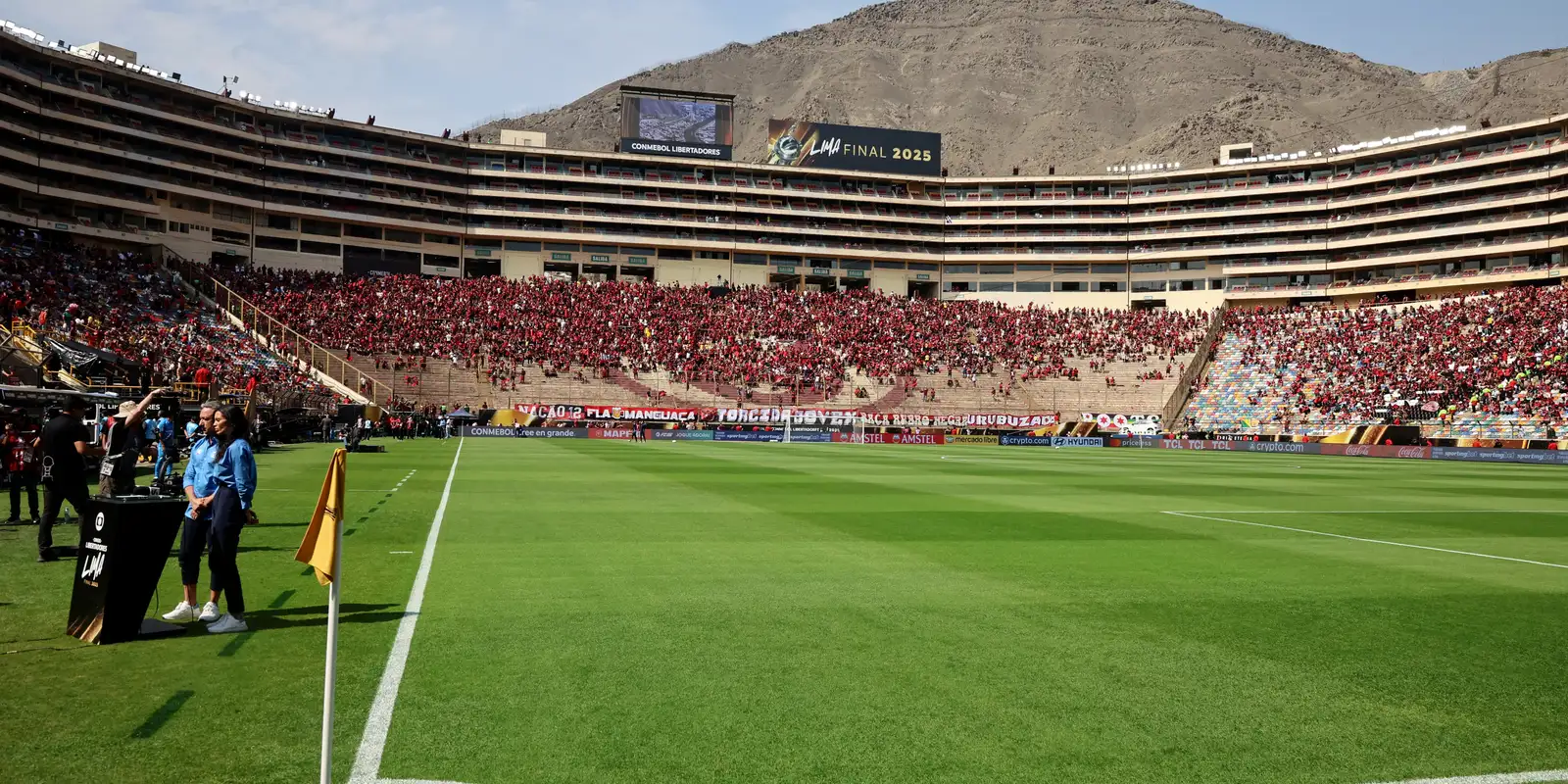 Ônibus atrasa e final da Liberadores começará às 18h30 (de Brasília)