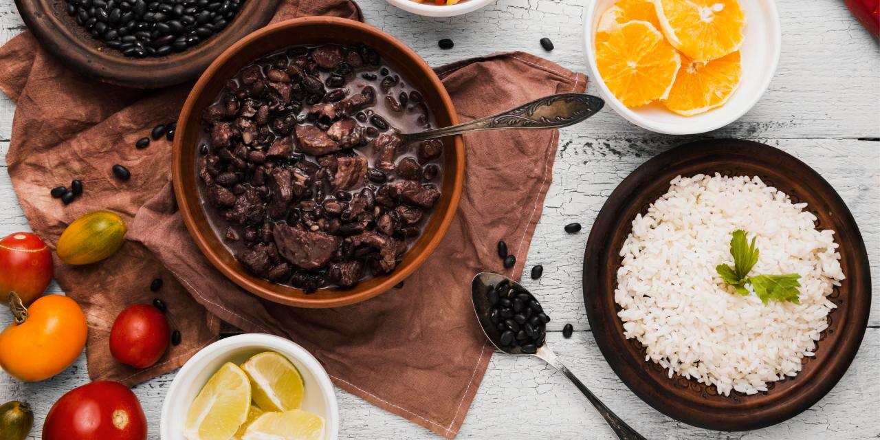 Paixão nacional: descubra a origem da feijoada