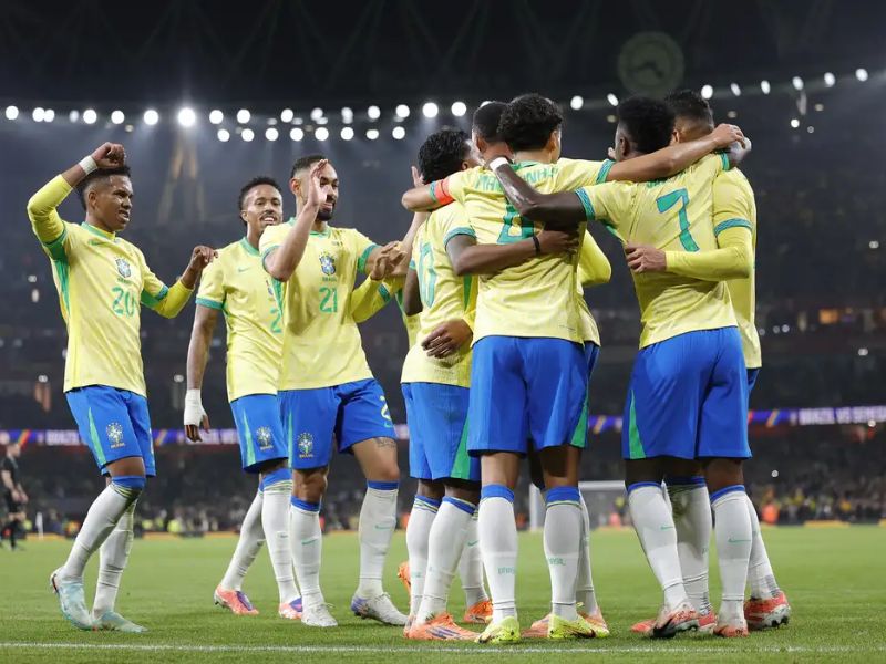 Seleção brasileira enfrenta Tunísia em último amistoso do ano nesta terça-feira